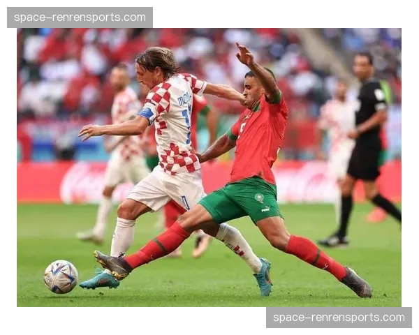 特鲁瓦0-0闷平昂热,全场零进球但攻防转换次数创本周联赛新高,凸显效率低下问题